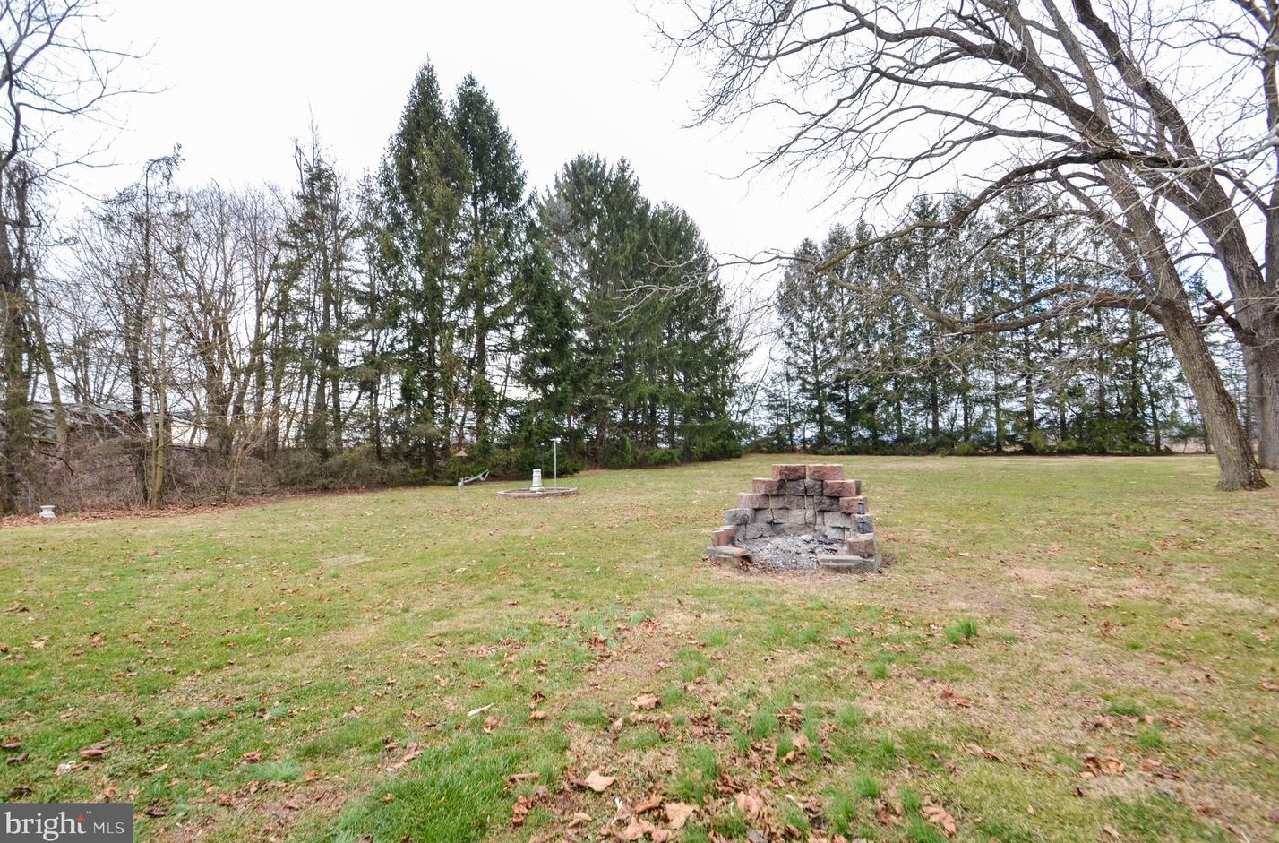 5785 Kesslersville Rd, Nazareth, PA 18064-8614