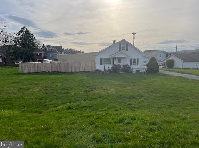 210 Williams Ave, Walnutport, PA 18088