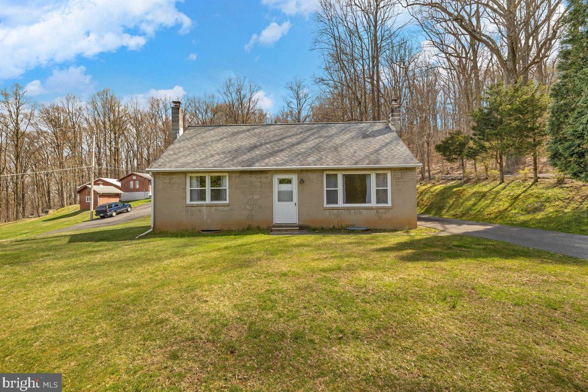 290 Bougher Hill Rd, Easton, PA 18042