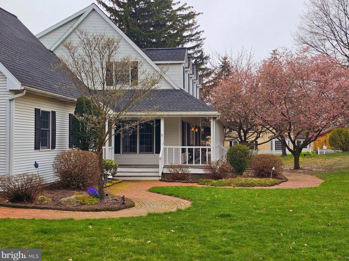 10 Schuler Ln, Easton, PA 18042-6954