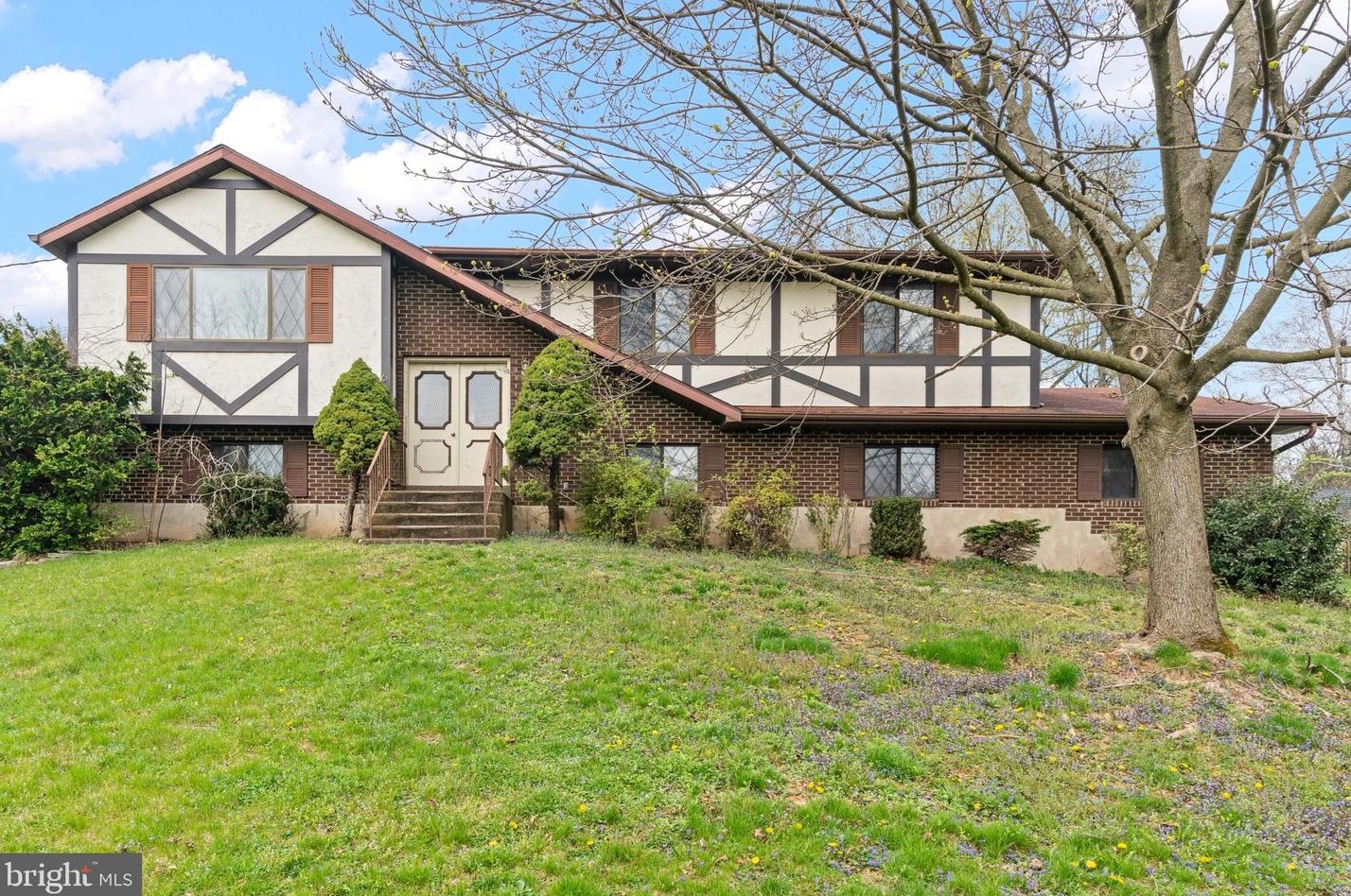 617 Haymont St, Easton, PA 18045-2826
