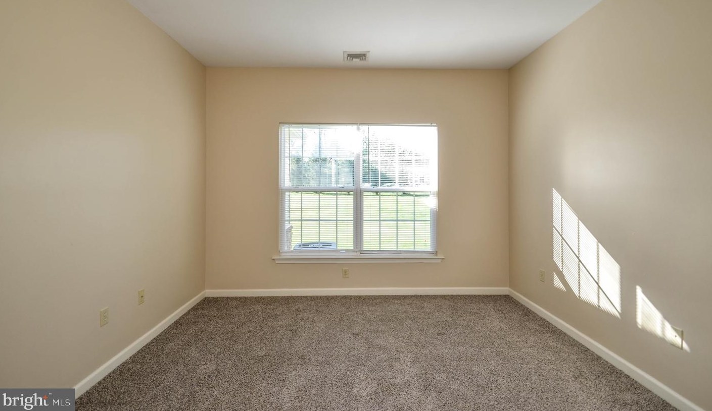 214 Huntington Ln, Easton PA  18040-8483 exterior