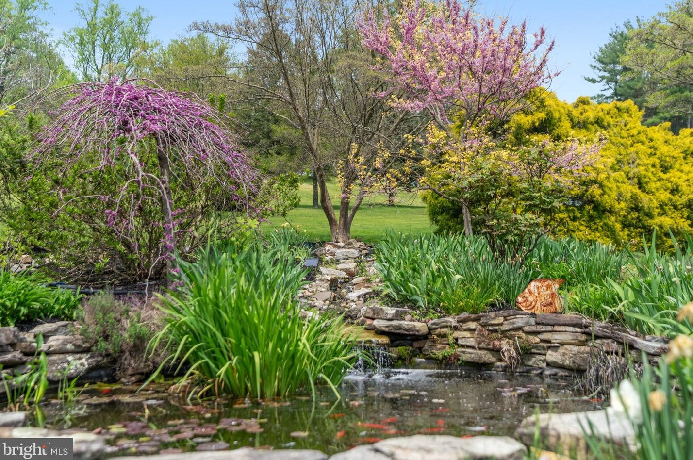 2595 Apple St, Hellertown PA  18055-3210 exterior