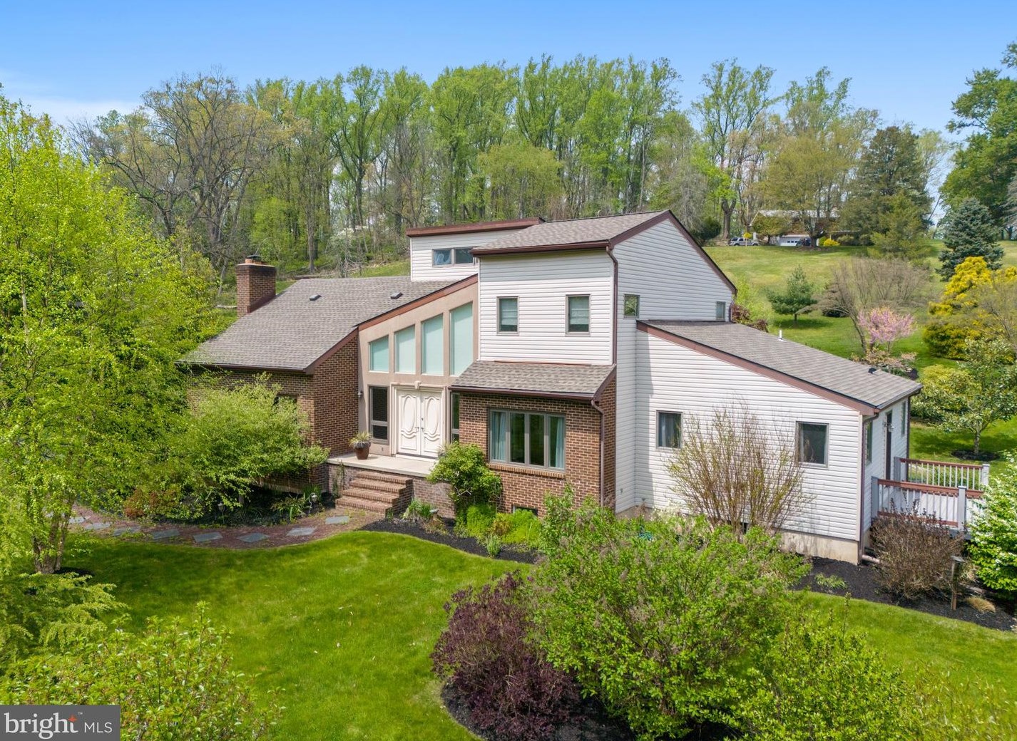 2595 Apple St, Hellertown PA  18055-3210 exterior