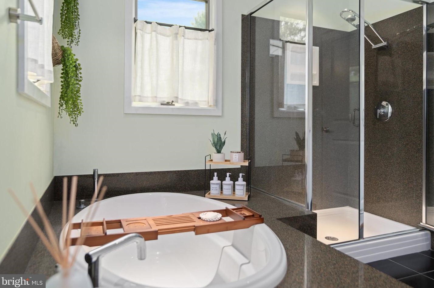 2595 Apple St, Hellertown PA  18055-3210 exterior