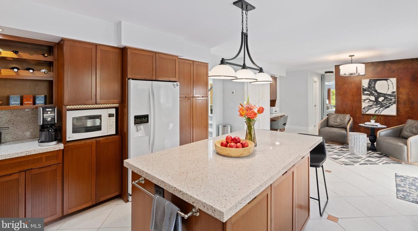 2595 Apple St, Hellertown PA  18055-3210 exterior