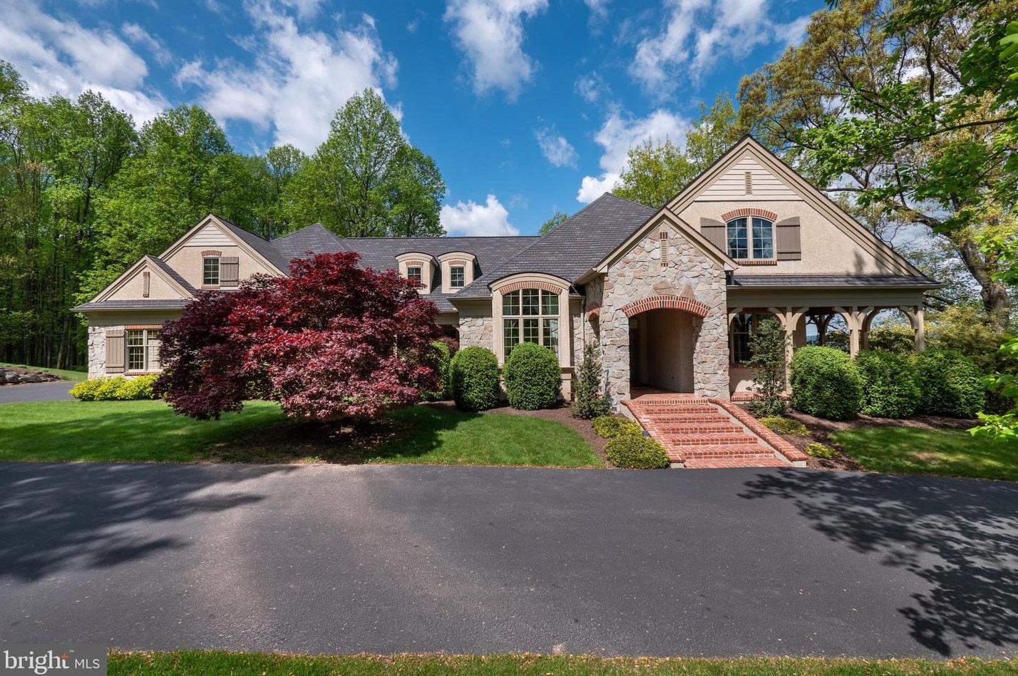1512 Bette Ln, Hellertown, PA 18055-2636
