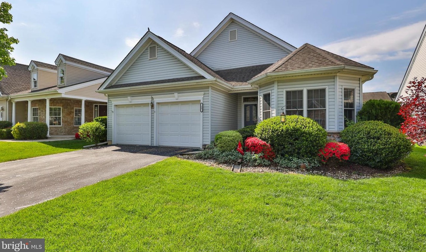 11 Devonshire Dr, Easton, PA 18045-2189