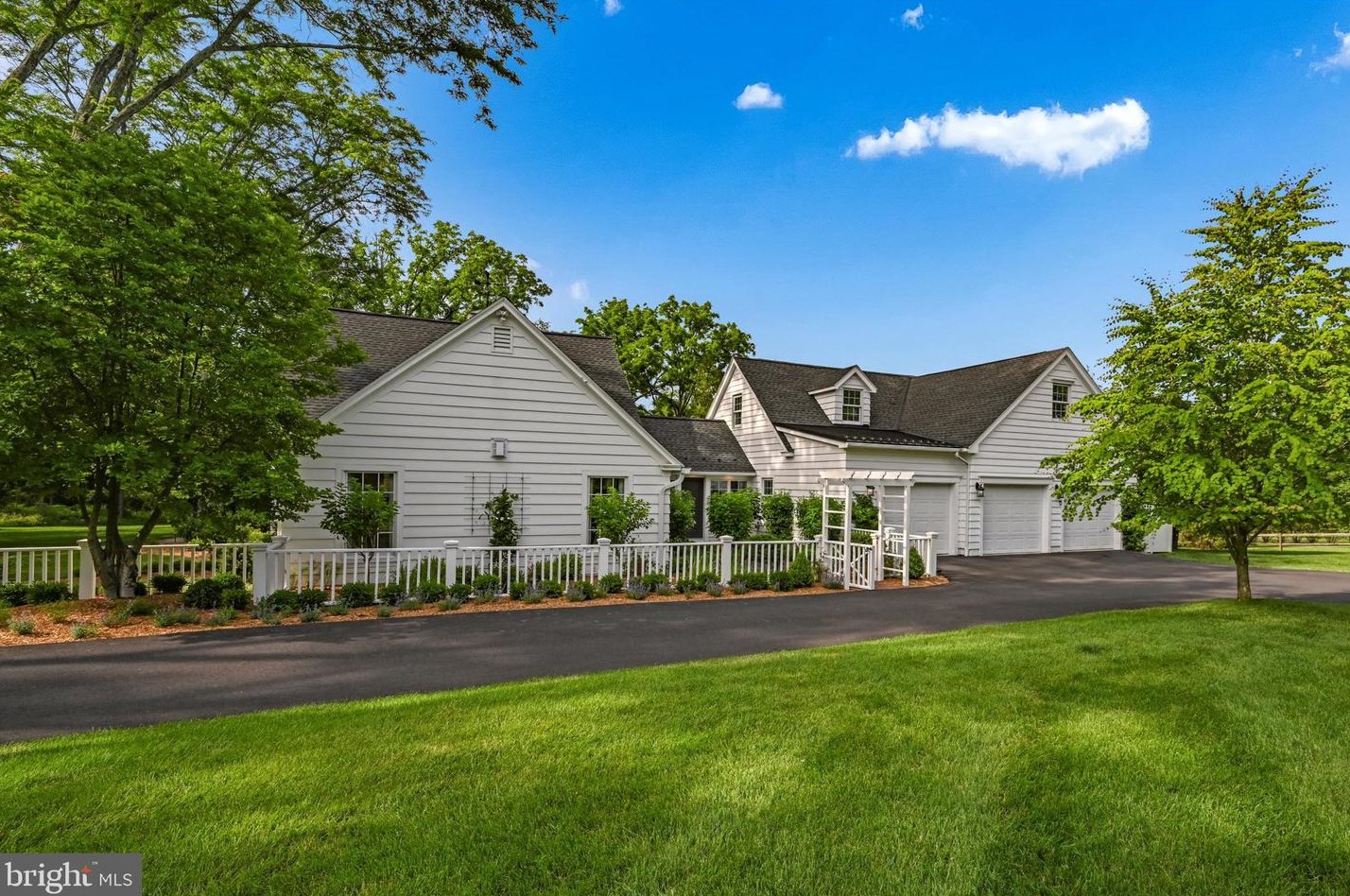 1667 Jean Ln, Bethlehem, PA 18015-5026