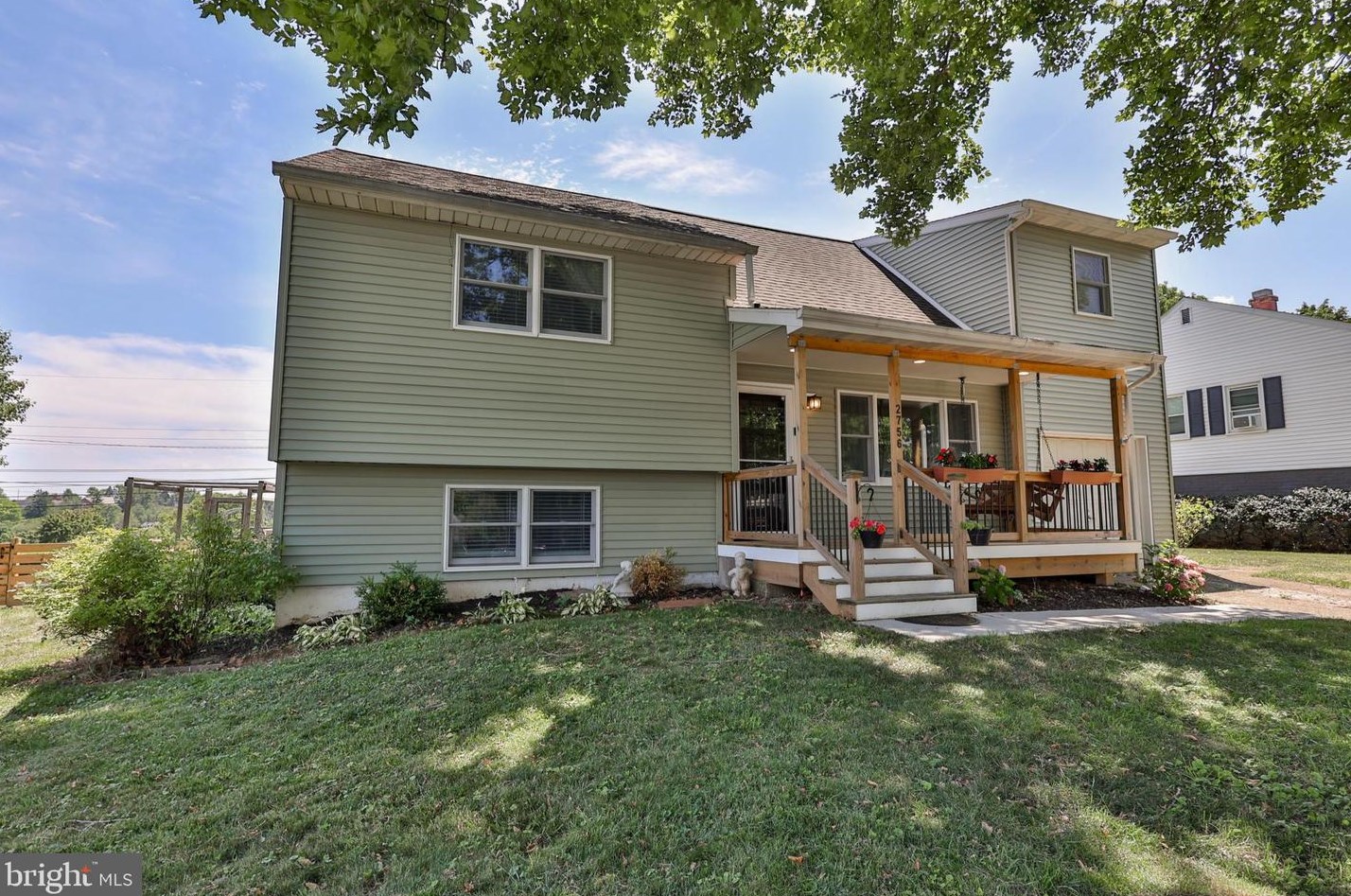2756 Queen St, Easton, PA 18045-2437