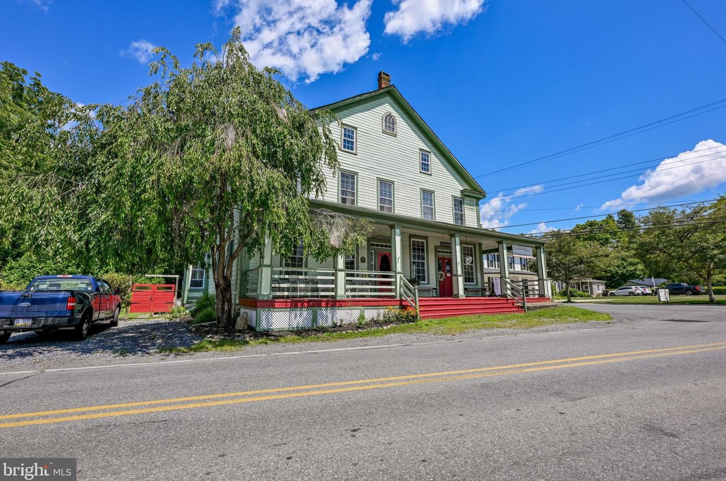 2242 Ridge Rd, Bangor, PA 18013-5443