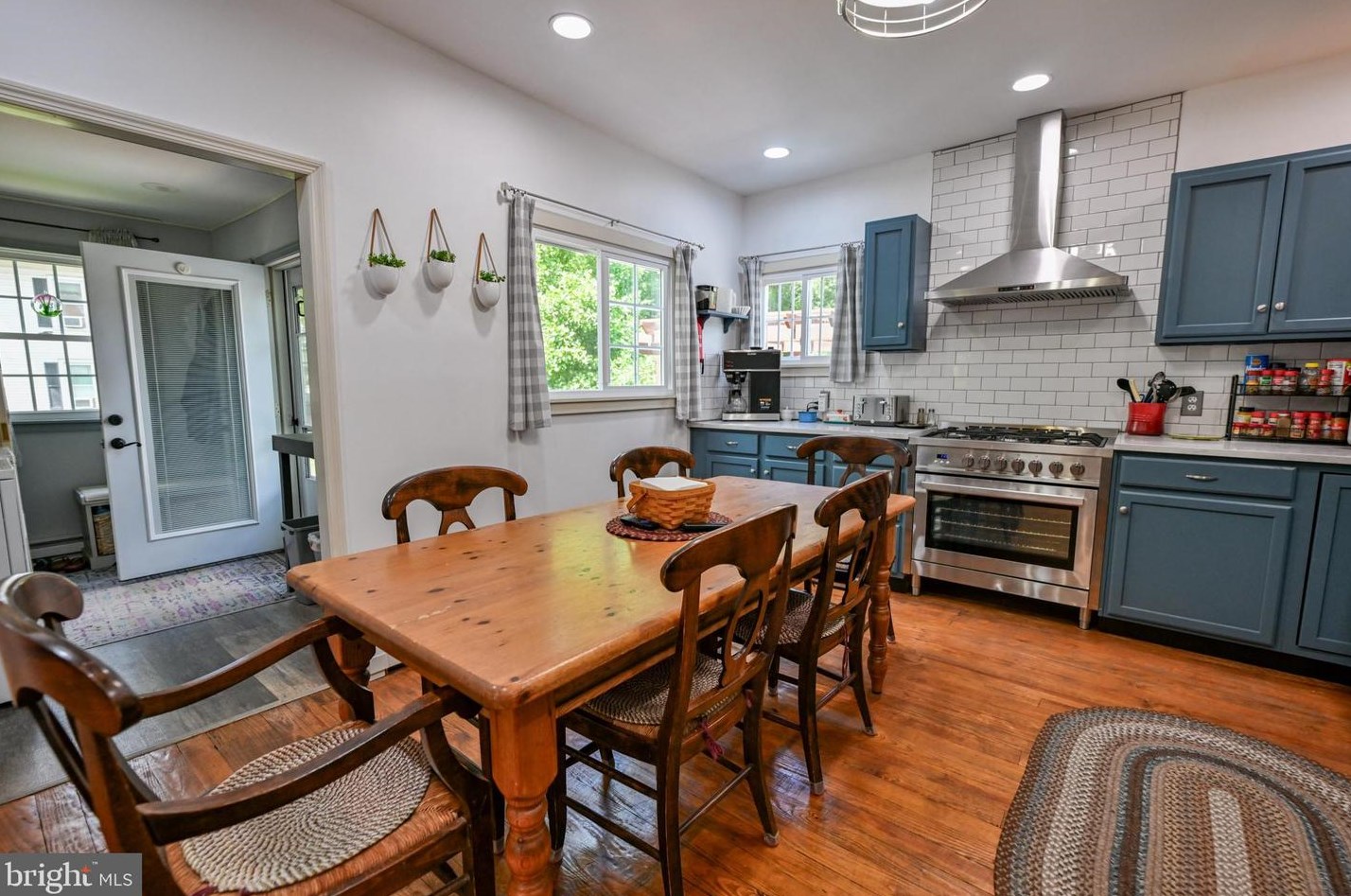 2242 Rdg Rd, Bangor PA 18013-9768 exterior