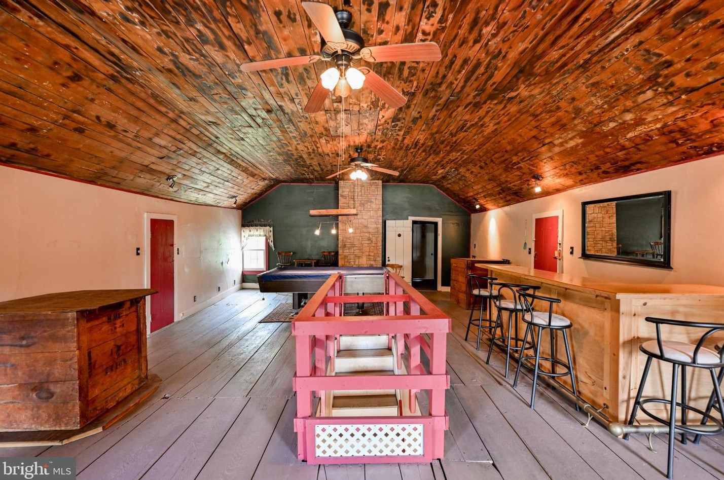 2242 Rdg Rd, Bangor PA 18013-9768 exterior