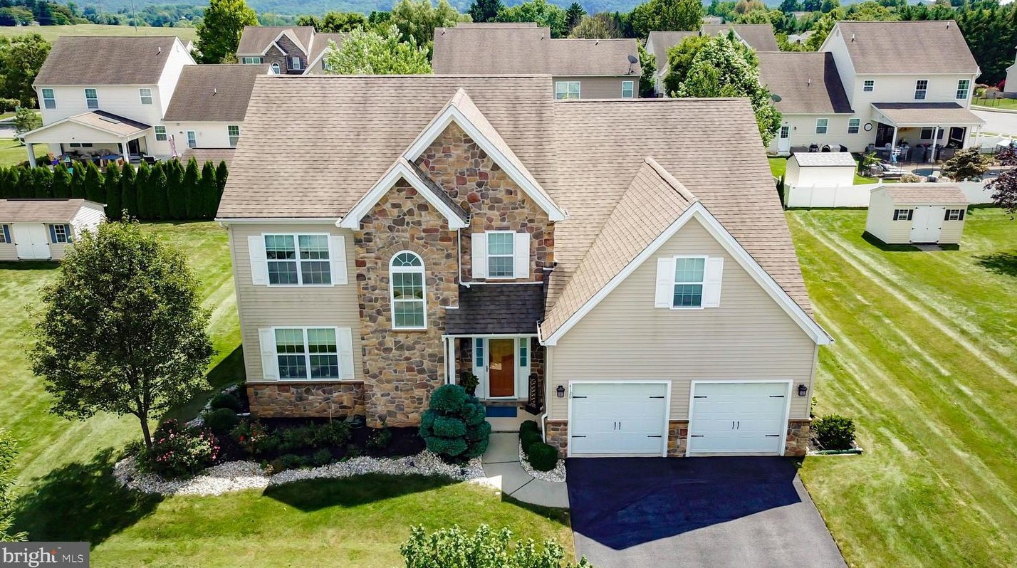 4120 Walter Rd, Bethlehem, PA 18020