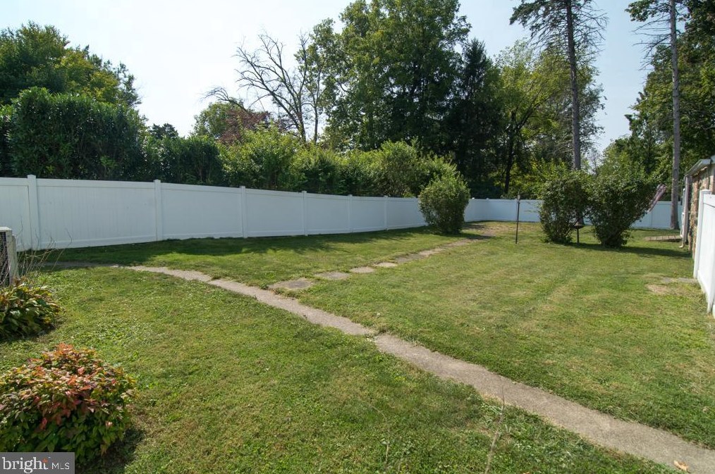 3045 Center St, Bethlehem, PA 18017-2442