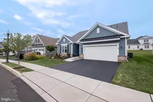 3801 Loyal Ln, Easton, PA 18045 - Photo 2