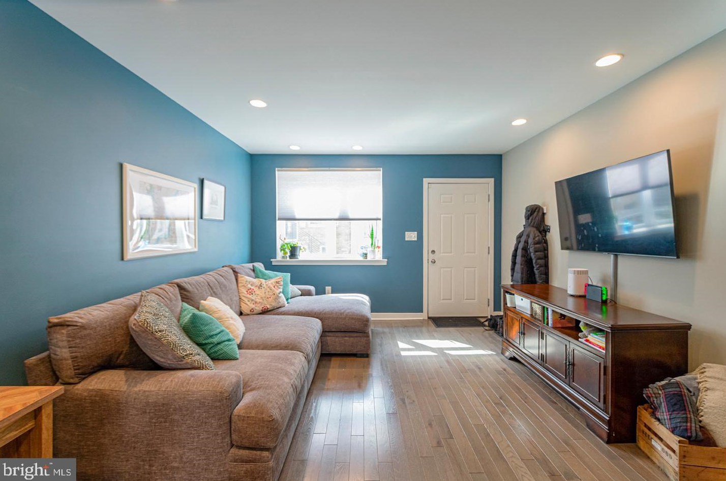 2015 Titan St, Philadelphia, PA 19146