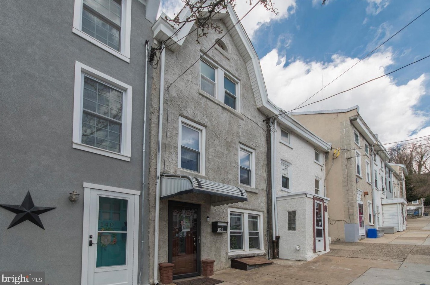 142 Jamestown St, Philadelphia, PA 19127-1615