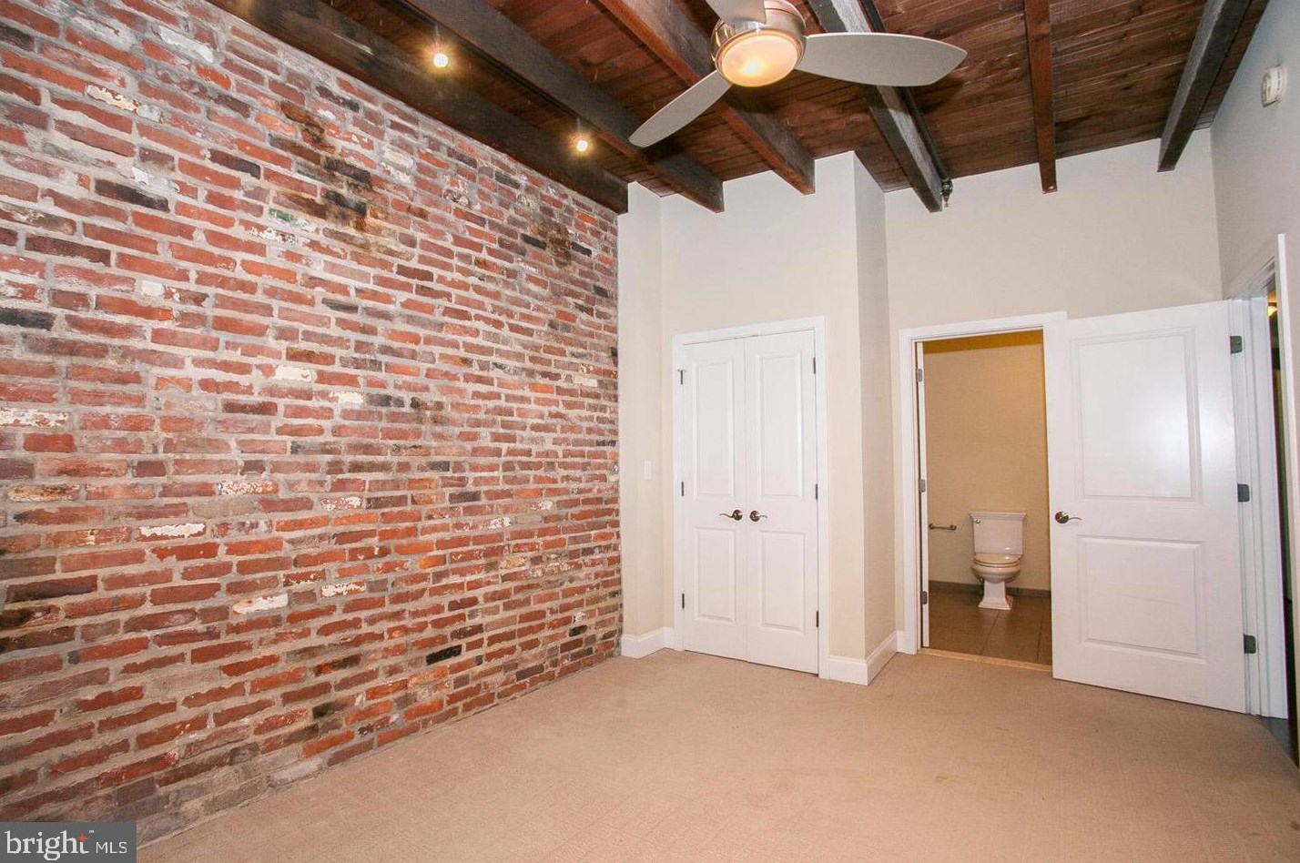 207 Rector St, Philadelphia PA  19128-5034 exterior