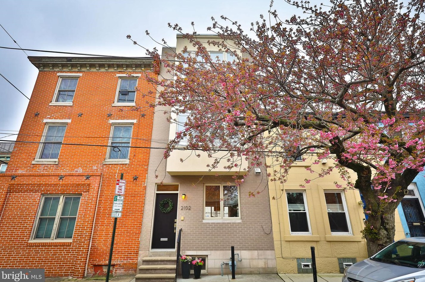 2102 Pemberton St, Philadelphia, PA 19146-1221