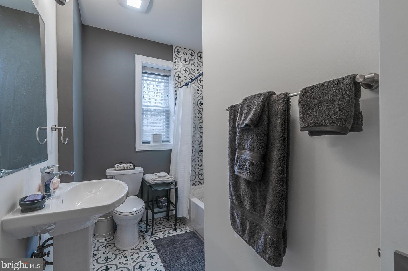 4117 Cresson St, Philadelphia PA  19127-1701 exterior