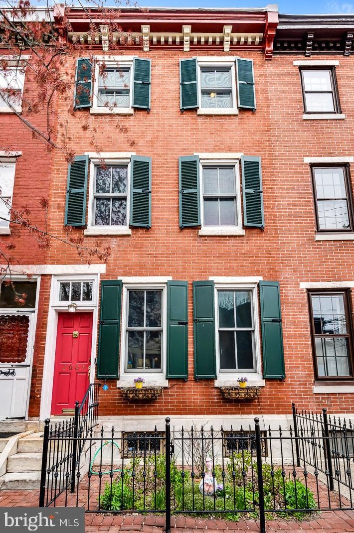 2005 Brandywine St, Philadelphia, PA 19130-3204