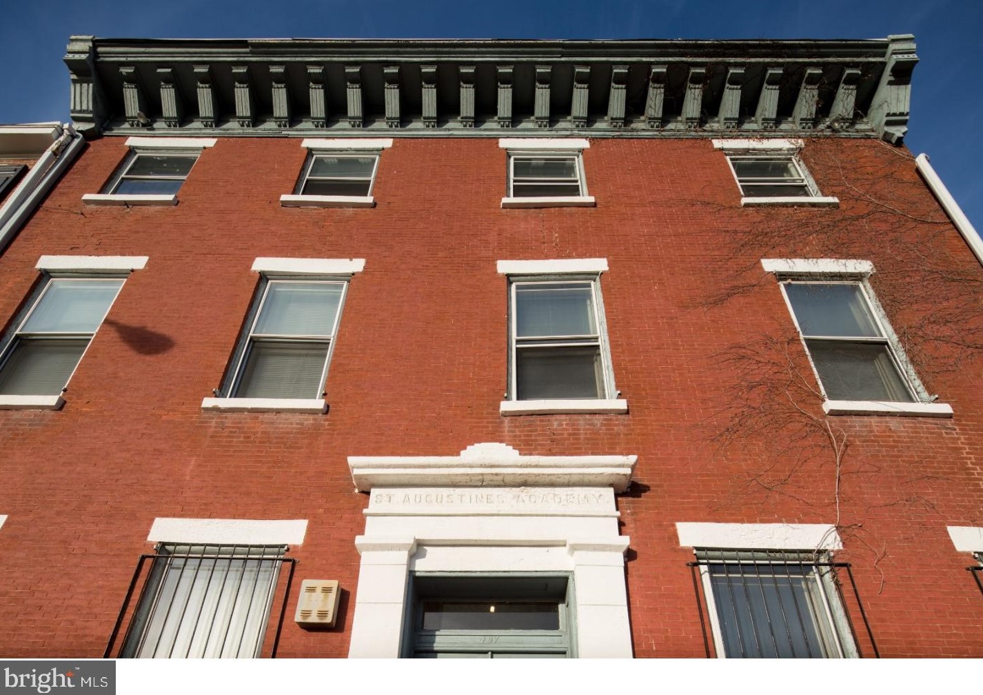427 Vine St, Philadelphia, PA 19106-1100