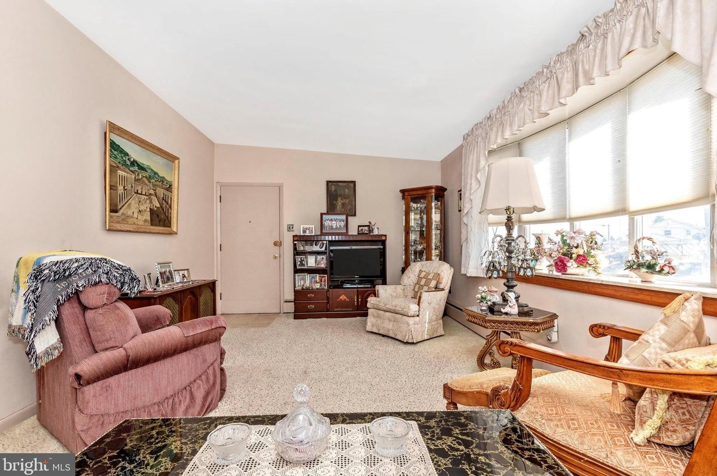 579 Wartman St, Philadelphia, PA 19128-3238