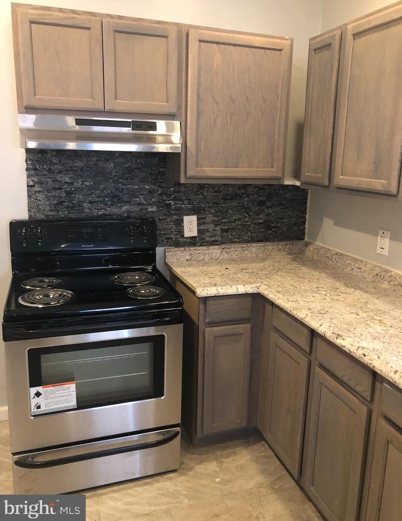 2727 Garnet St, Philadelphia PA  19132-2604 exterior