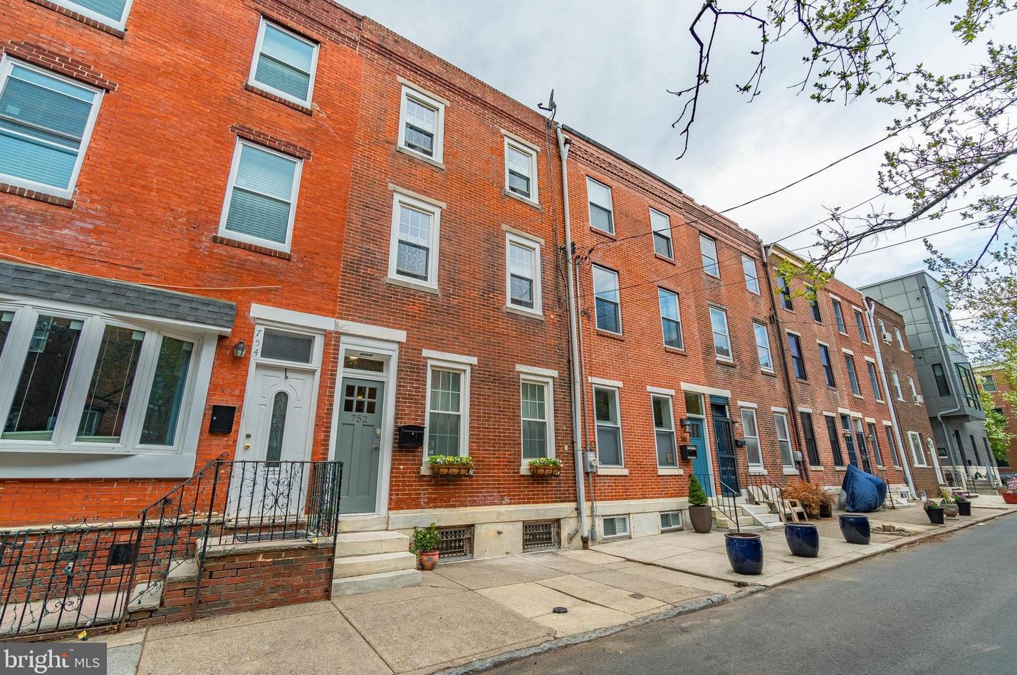 752 Marvine St, Philadelphia, PA 19147-2625