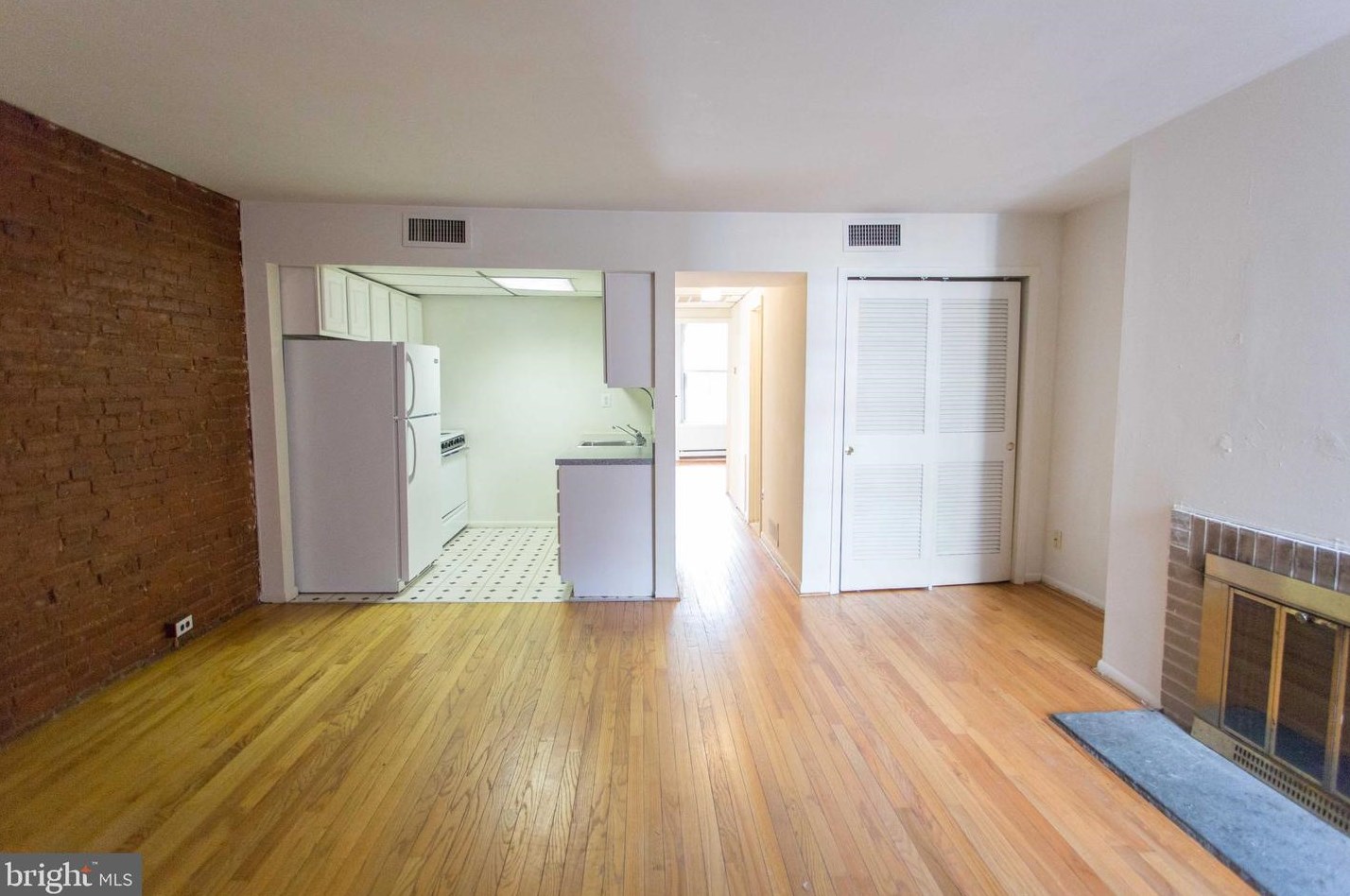 727 Spruce St #2f, Philadelphia, PA 19106