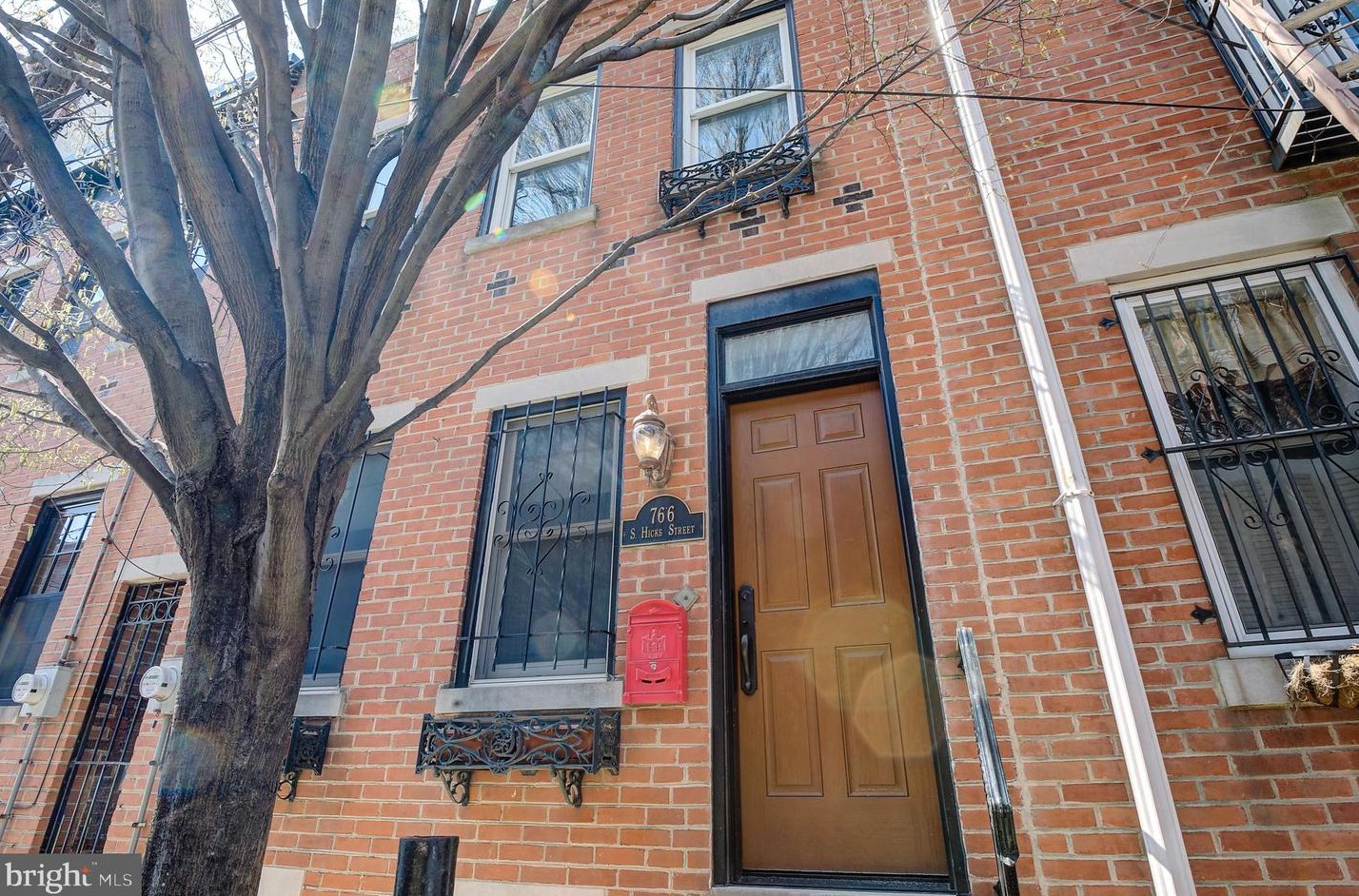 766 Hicks St, Philadelphia, PA 19146