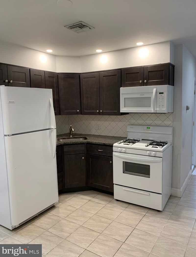 1115 W Moyamensing Ave #2, Philadelphia, PA 19148