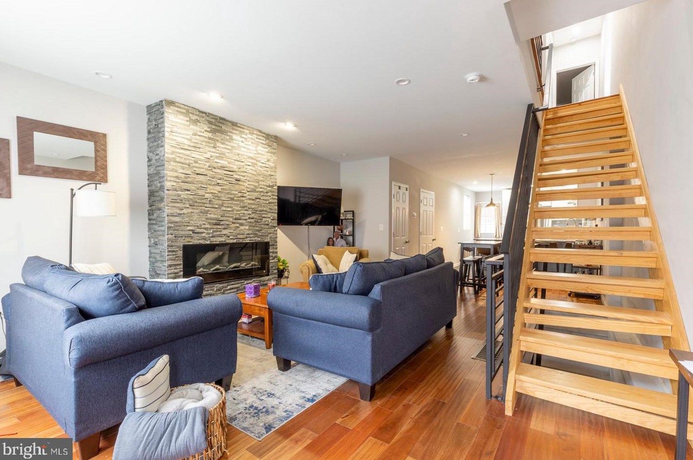 2214 Tasker St, Philadelphia PA  19145-1329 exterior