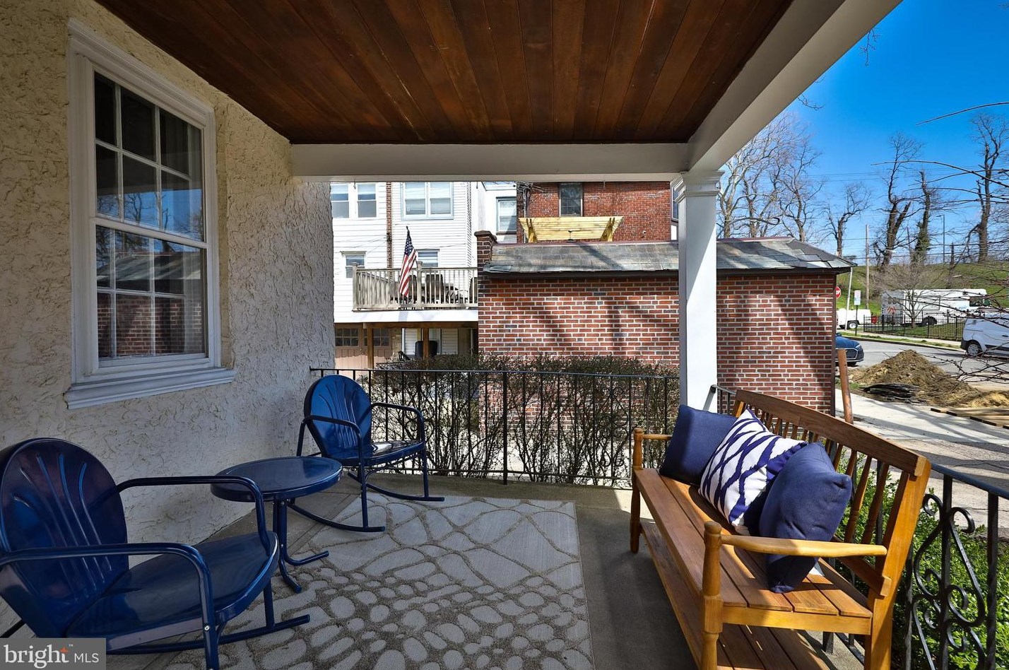 3307 Ainslie St, Philadelphia, PA 19129-1423