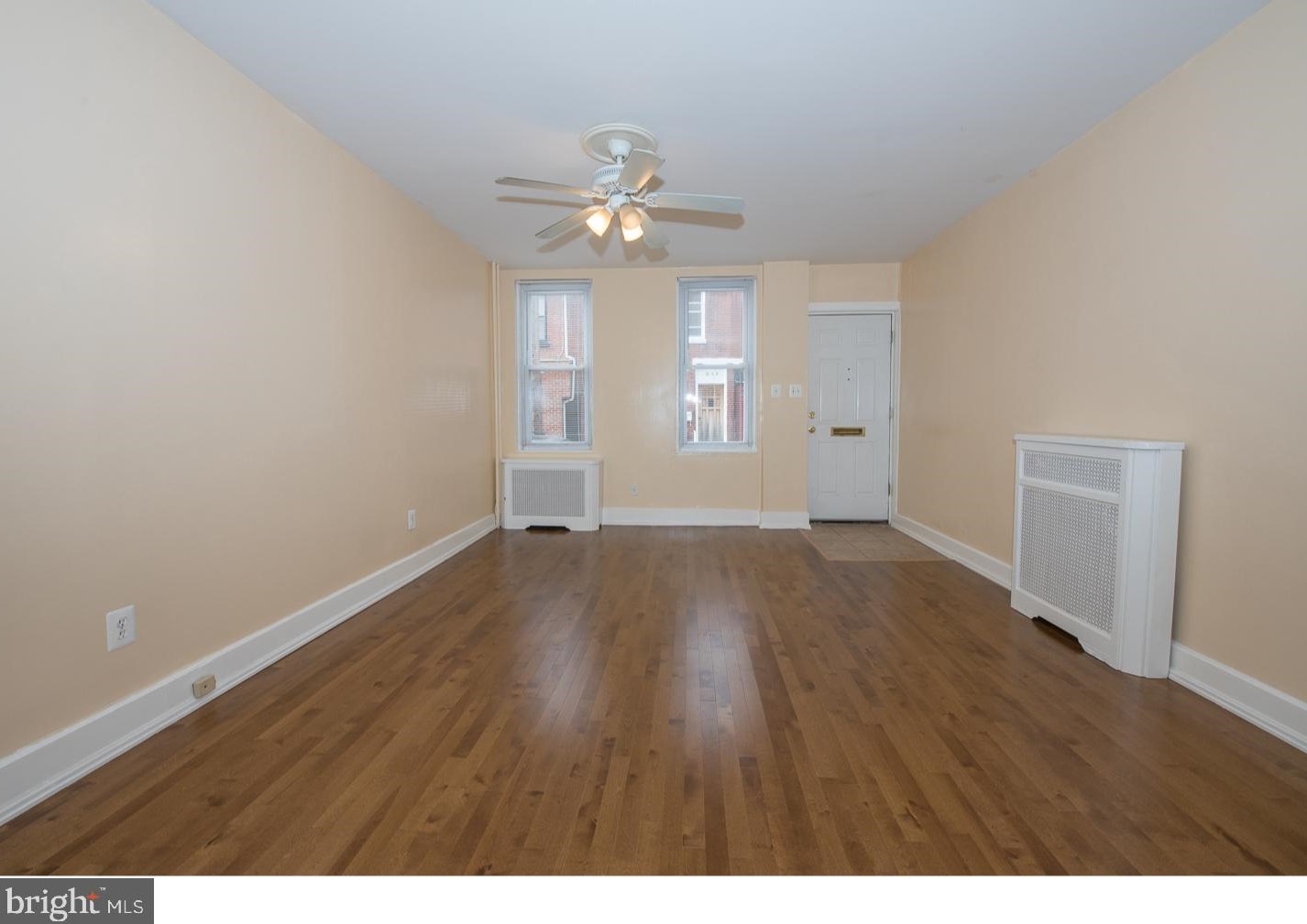 515 Greenwich St, Philadelphia PA  19147-6524 exterior
