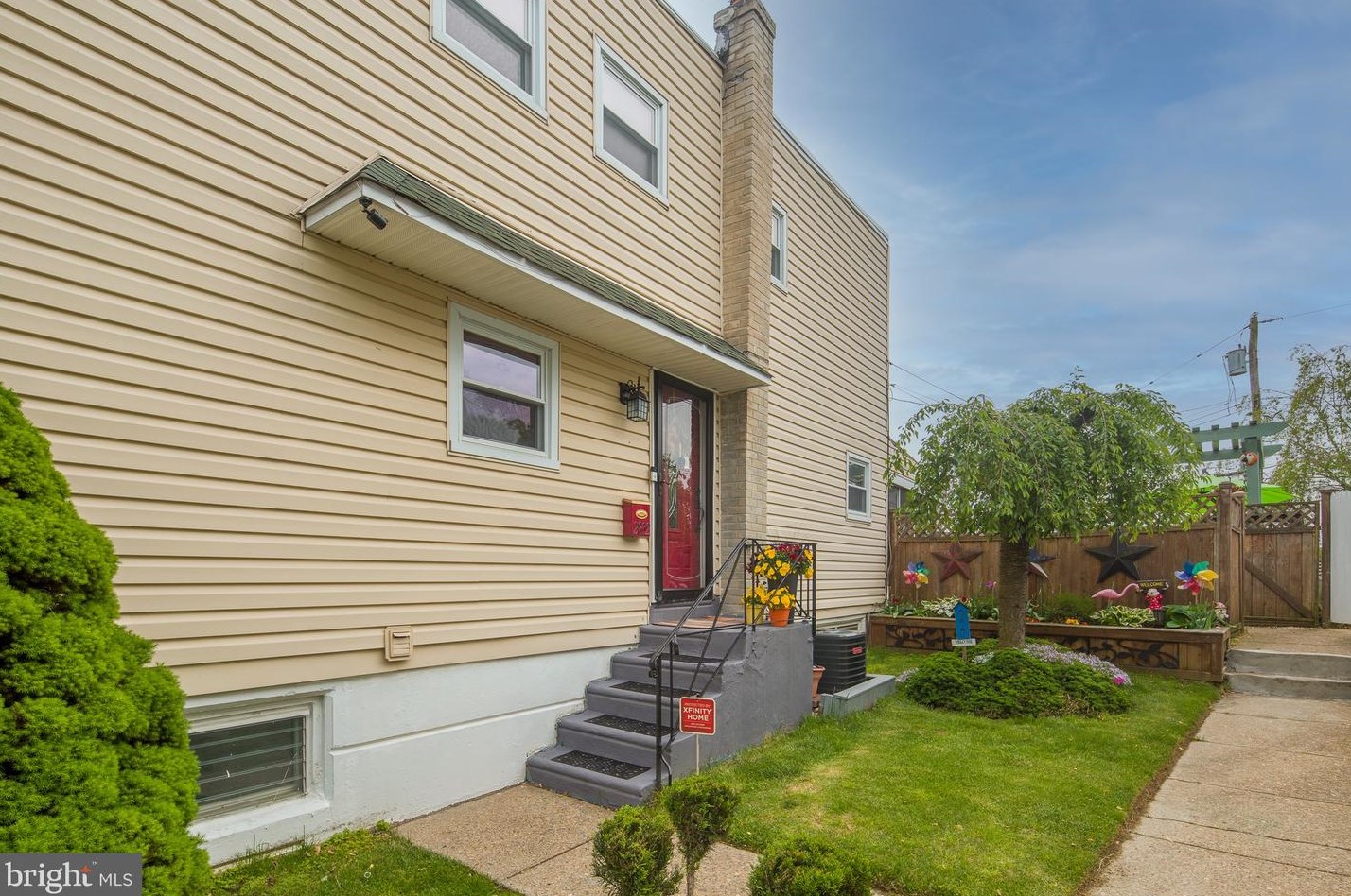 2832 Shelly Rd, Philadelphia, PA 19152-1604