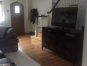 3461 Penn St, Philadelphia, PA 19129-1438
