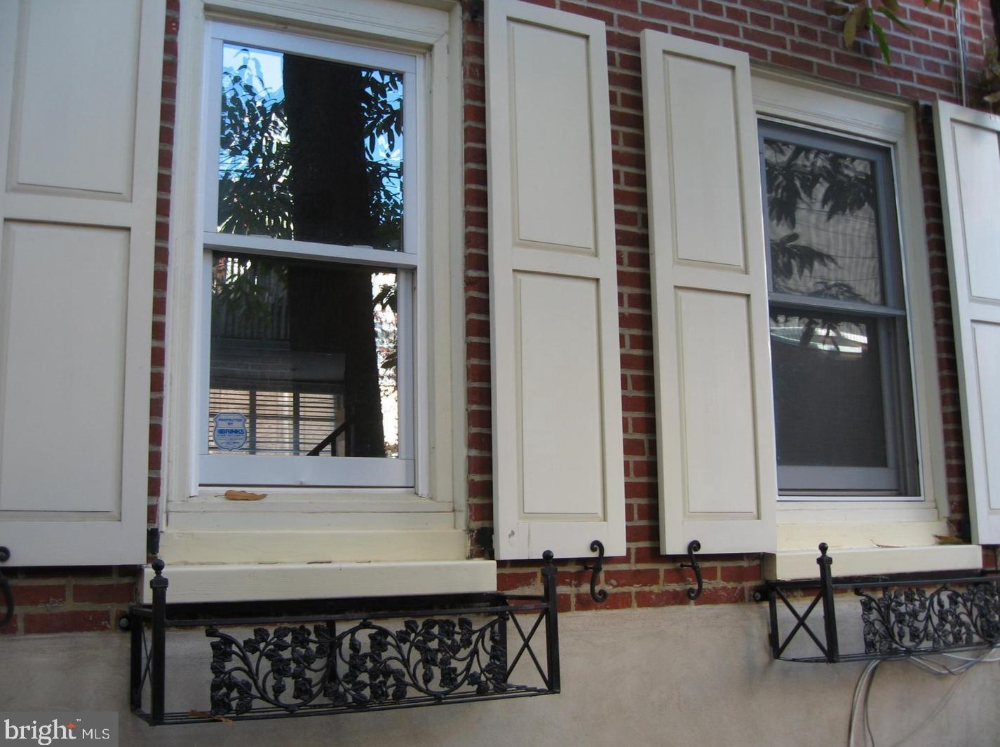 1634 Waverly St, Philadelphia, PA 19146