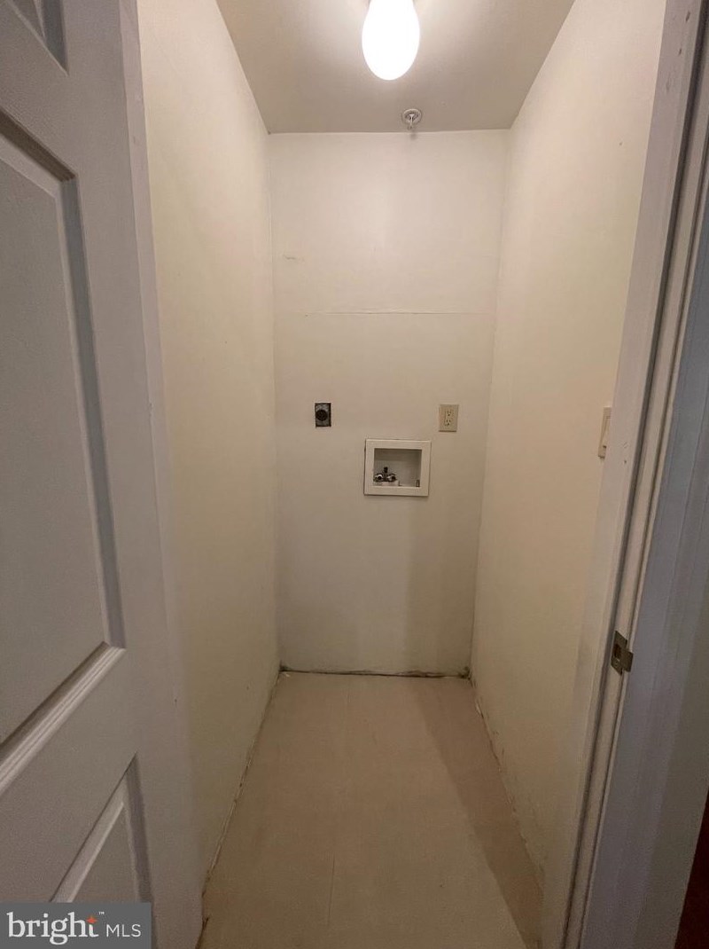 926 Race St, Philadelphia PA  19107-2437 exterior