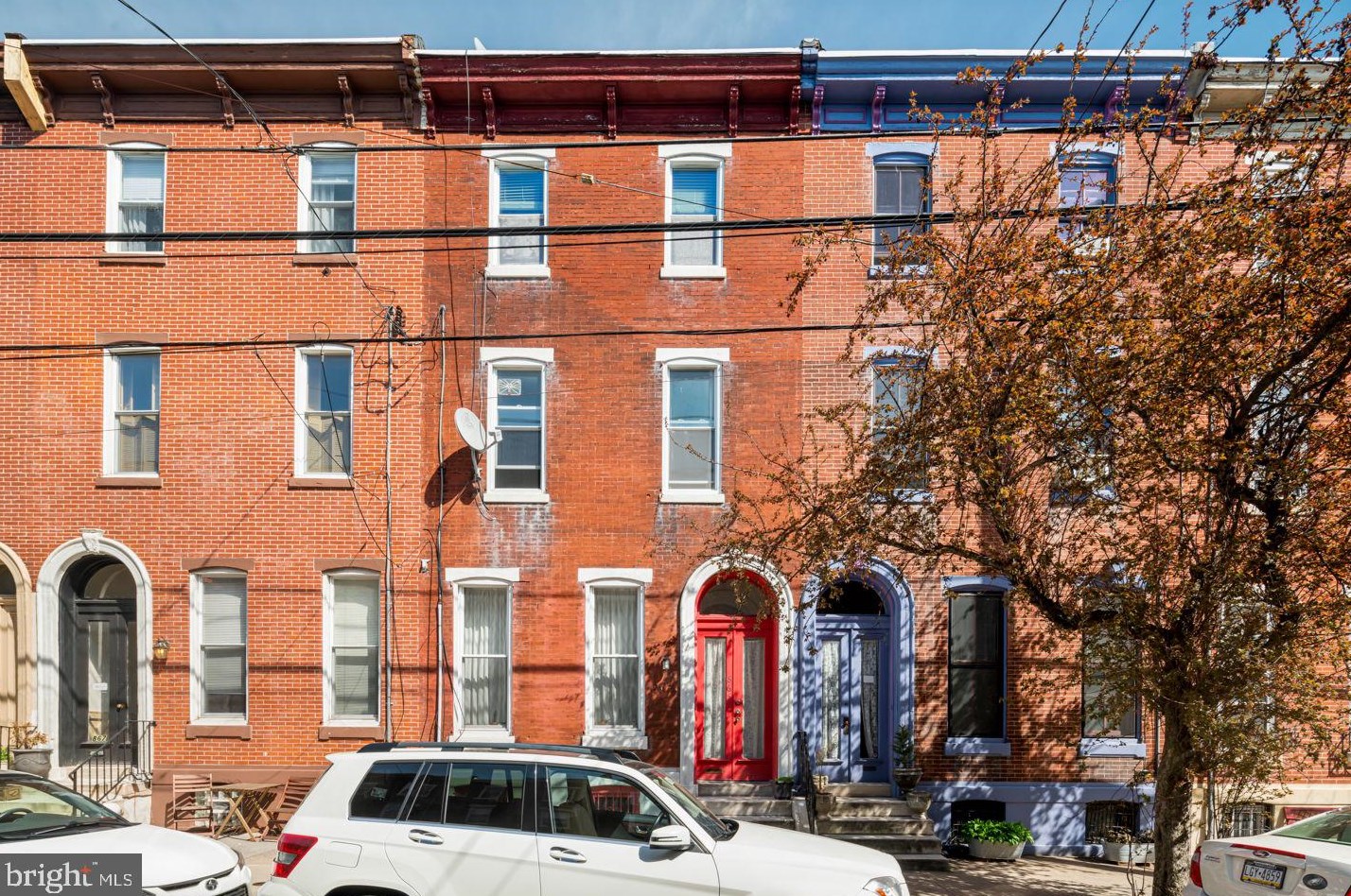 865 26th St, Philadelphia, PA 19130-1823