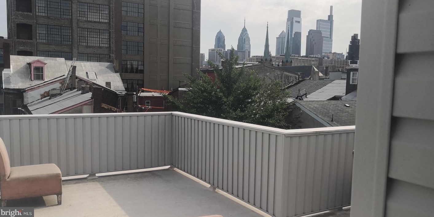 1020 Mount Vernon St, Philadelphia PA  19123-0025 exterior