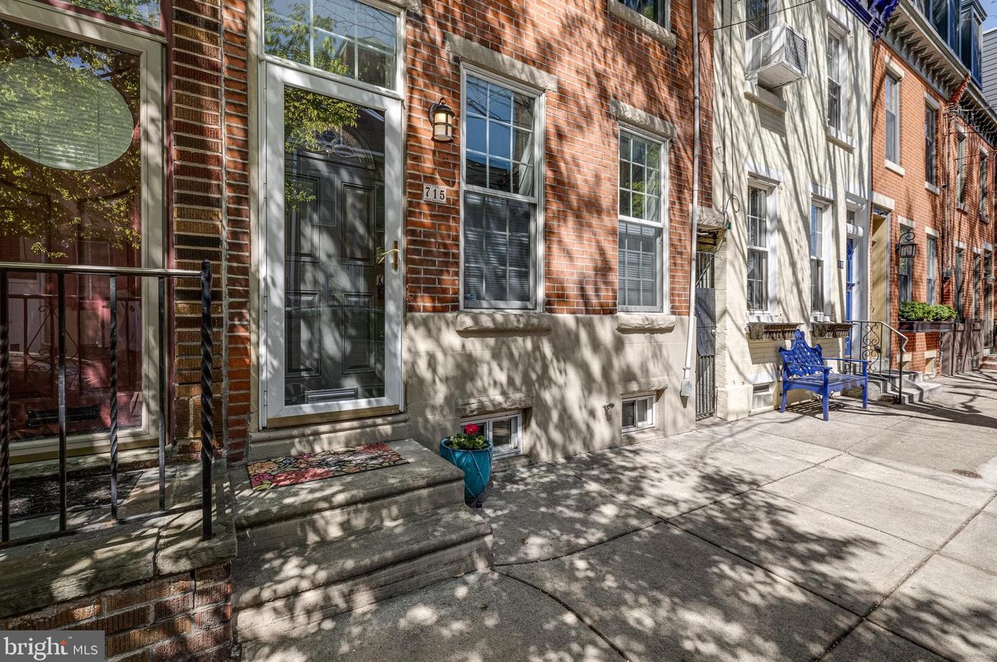 715 Fulton St, Philadelphia, PA 19147-2816