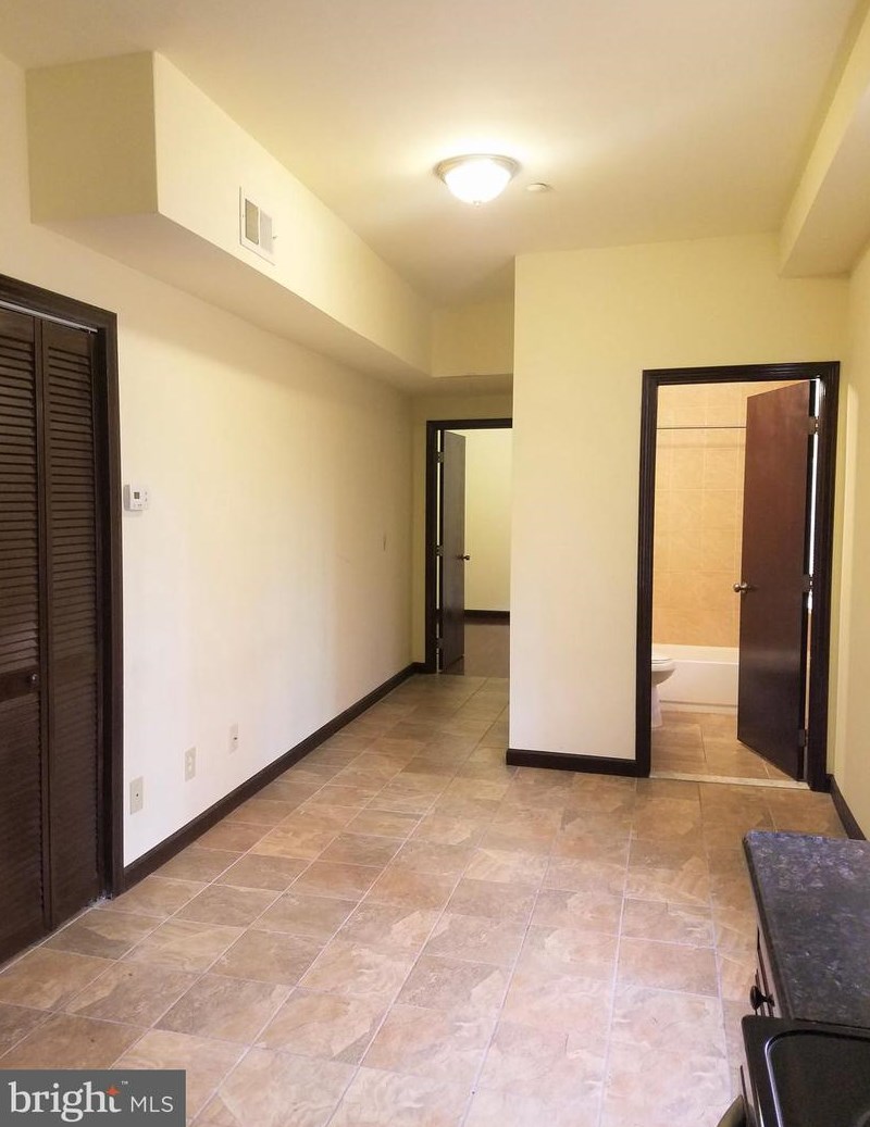 230 Market St #6, Philadelphia, PA 19106