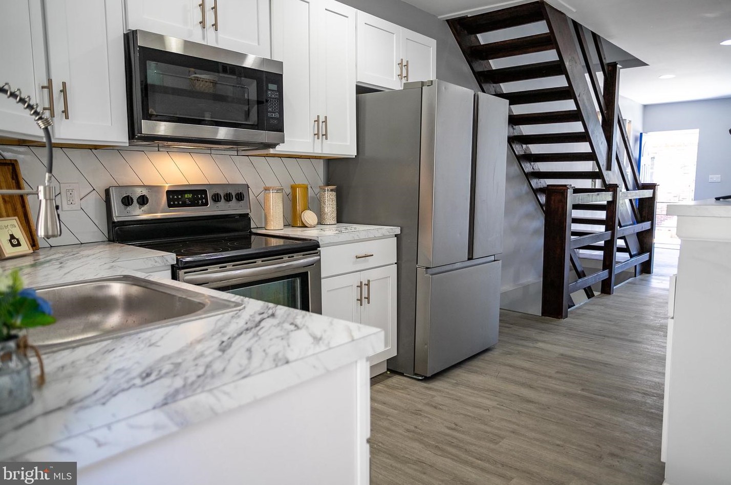 1746 Taylor St, Philadelphia, PA 19145-1813