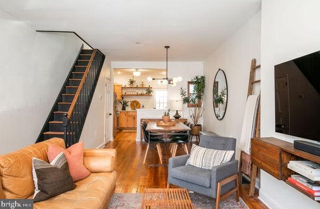2536 Collins St, Philadelphia, PA 19125