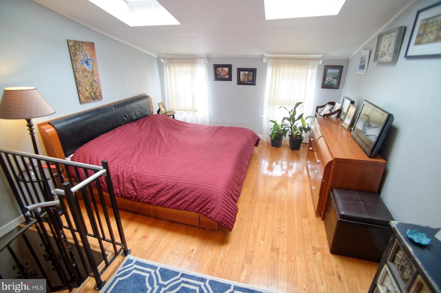 709 Rodman St, Philadelphia, PA 19147-1323