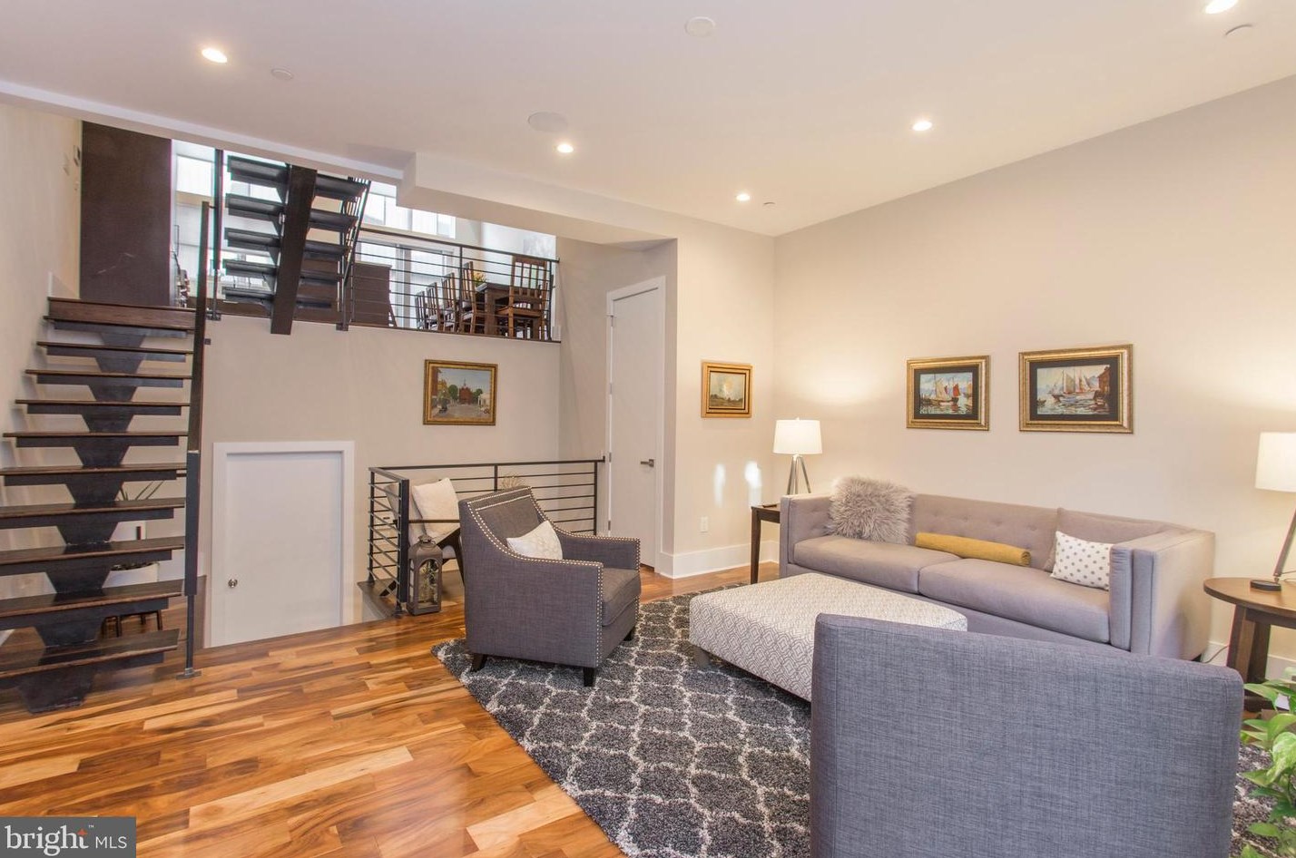 814 Lawrence St, Philadelphia, PA 19123-3113