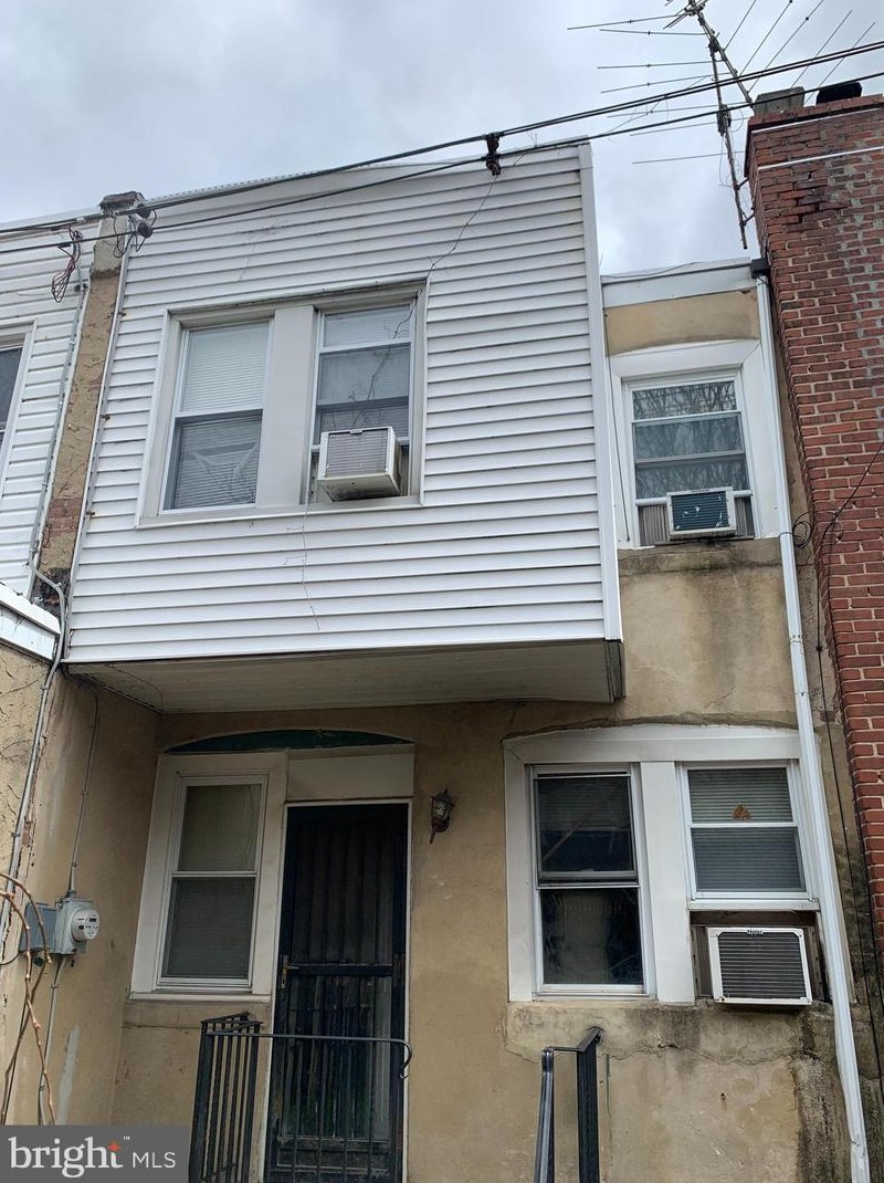 5822 Lambert St, Philadelphia, PA 19138-2912