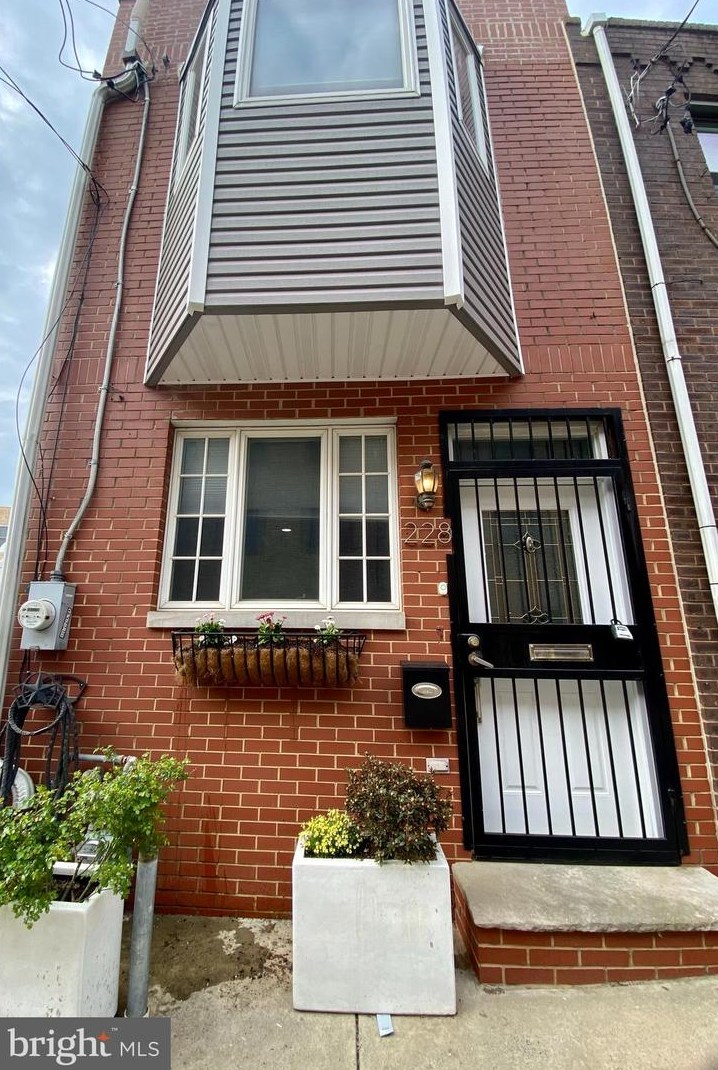 228 Wilder St, Philadelphia, PA 19147-6022